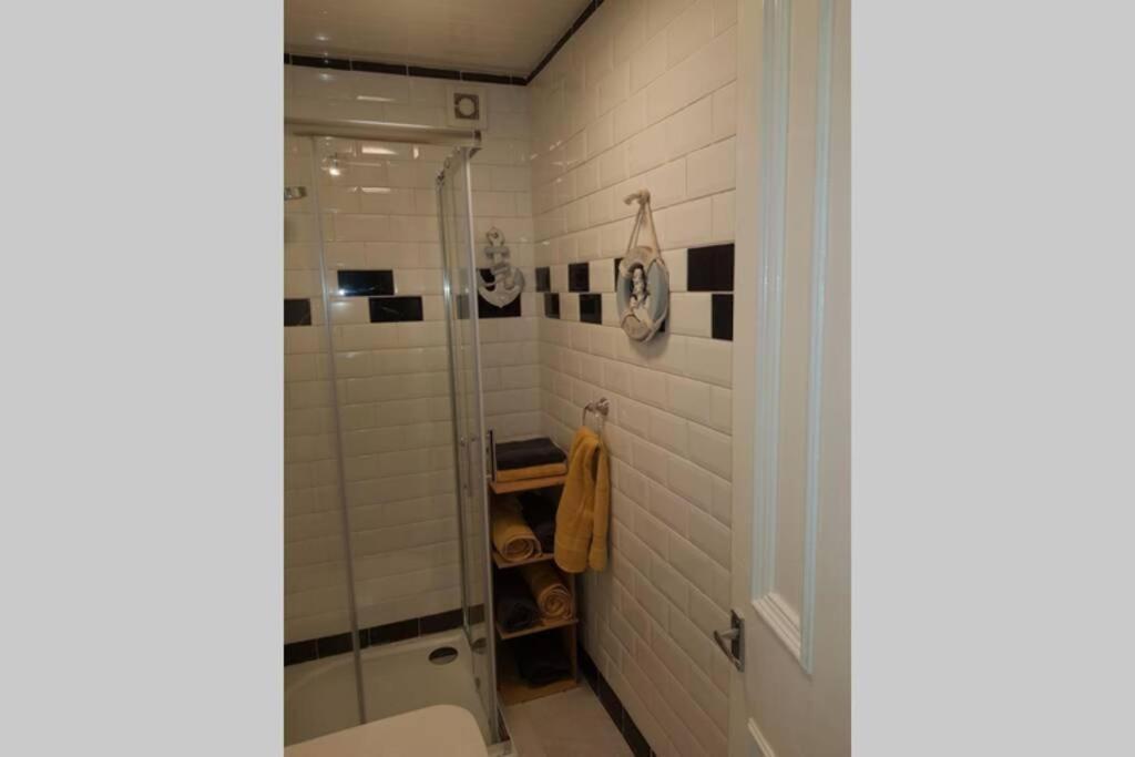 Snug - Fountain Bank Apartment Helensburgh Esterno foto
